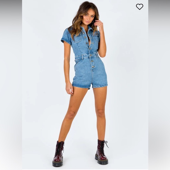 Stylish Blue Denim Romper ✨ Princess Polly ✨ - Picture 2 of 6